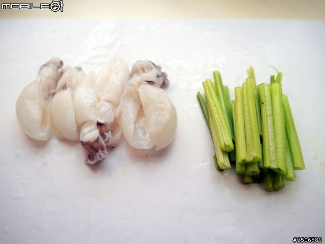 製作愛心便當其實很簡單(2)---雙色炒飯愛心便當(難度：＊＊)