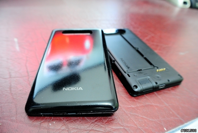 Nokia Lumia 820 隨便開箱