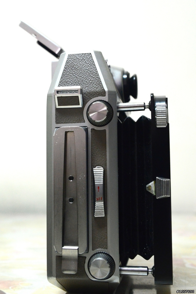 親戚家的老相機 I   TECHNIKA PRESS