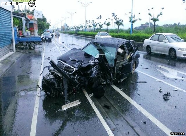 引擎外拋，上演玩命關頭"CRASH"戲碼!!
