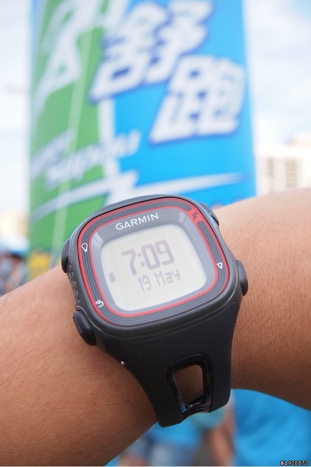 臨時的舒跑杯+Garmin Forerunner 10小開箱