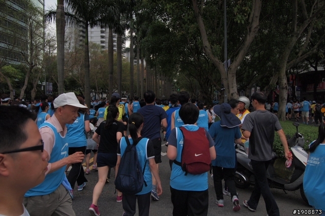 臨時的舒跑杯+Garmin Forerunner 10小開箱