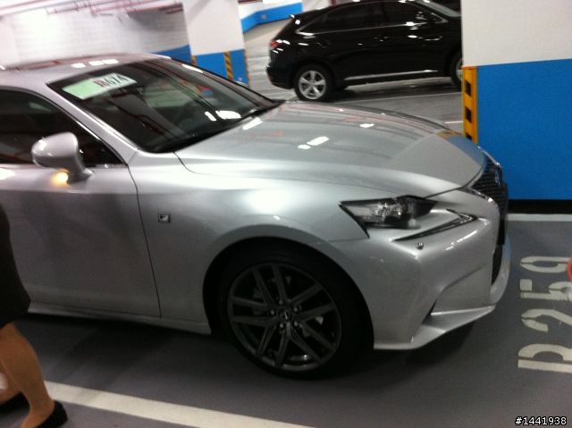 IS 300H Sport  陪試駕