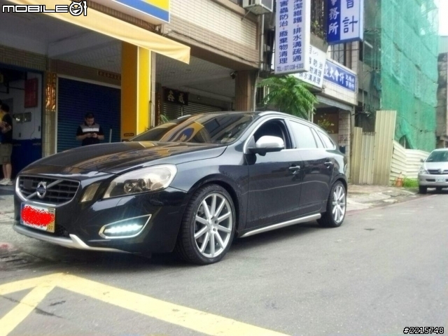 嘿嘿~~小小的進化改裝...跟大家分享一下..再補上車尾照