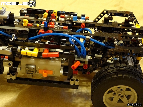 [開箱] LEGO Technic 8110 M-BENZ Unimog U400