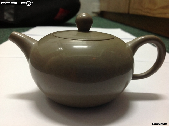 「分享」梨山高冷烏龍茶 和 手拉坏茶壺