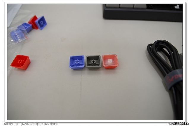 [開箱] Ducky 9008G2pro  白軸/中刻/PBT/熱昇華/灰鍵帽