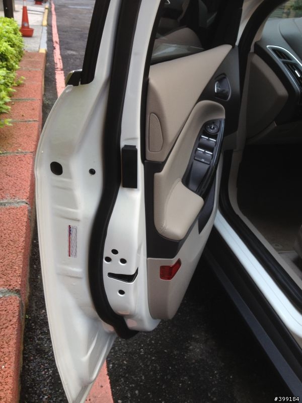 全新 Ford Focus 4D 1600CC 試駕心得
