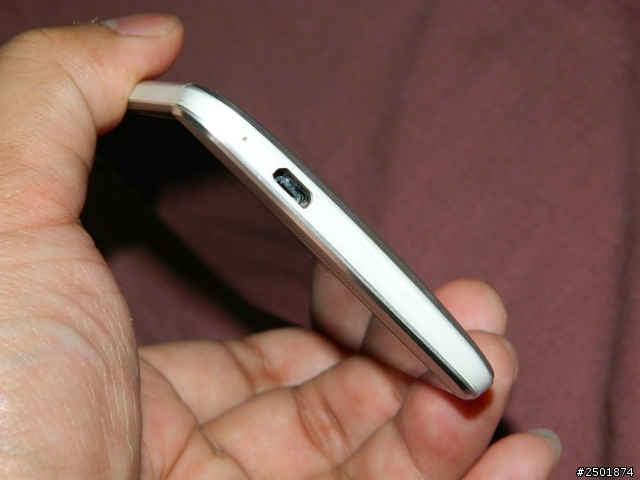 被懷疑了好幾天終於 3月12日預定的 HTC one