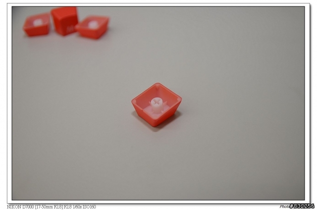 [開箱] Ducky 9008G2pro  白軸/中刻/PBT/熱昇華/灰鍵帽