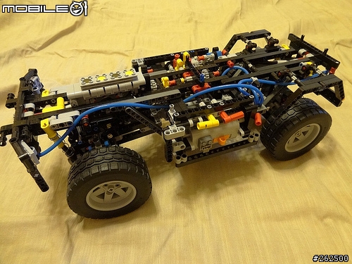 [開箱] LEGO Technic 8110 M-BENZ Unimog U400