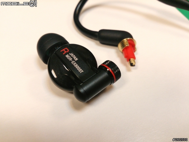 【純開箱】SONY MDR-EX800ST
