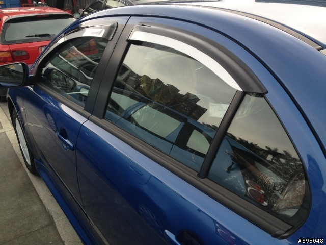 Lancer io 1.8 極光藍 搭這樣的晴雨窗好看嗎?