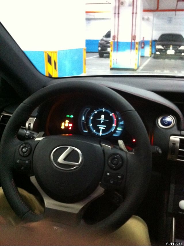 IS 300H Sport  陪試駕