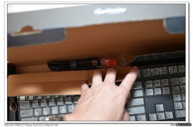 [開箱] Ducky 9008G2pro  白軸/中刻/PBT/熱昇華/灰鍵帽