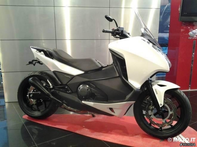HONDA NC700D INTEGRA(硬地瓜)