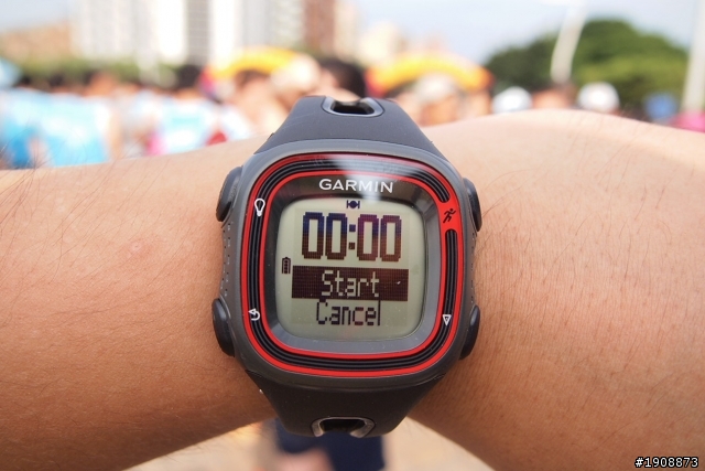 臨時的舒跑杯+Garmin Forerunner 10小開箱