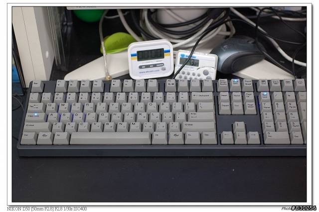 [開箱] Ducky 9008G2pro  白軸/中刻/PBT/熱昇華/灰鍵帽