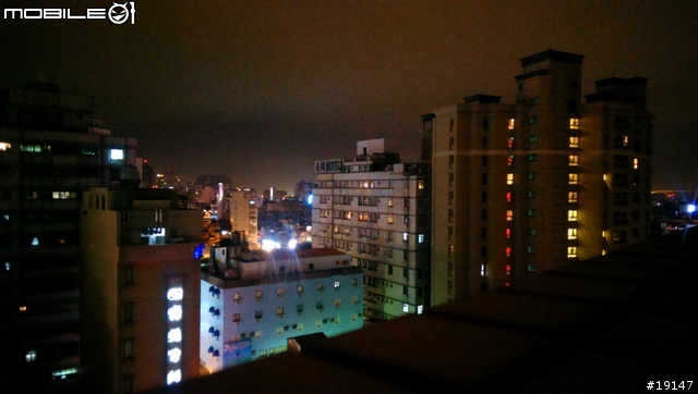 New HTC One / Samsung S4 / iPhone 5 夜拍簡易比較