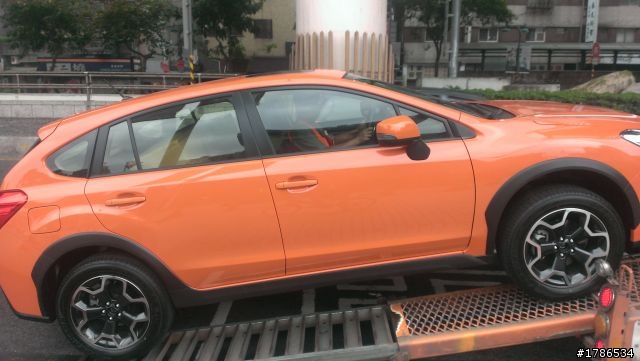 帥啊  SUBARU  BRZ跟兩台俺不認識的車子
