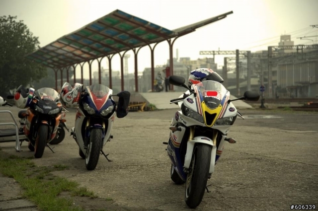 HONDA RR家族外拍