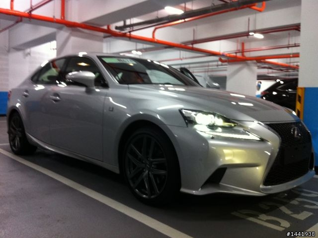 IS 300H Sport  陪試駕