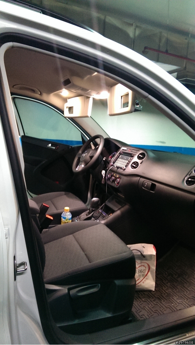 2012 Tiguan 換裝LED室內燈