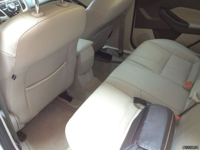 全新 Ford Focus 4D 1600CC 試駕心得
