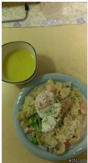 原來一點都不難之白醬海鮮蝴蝶麵
