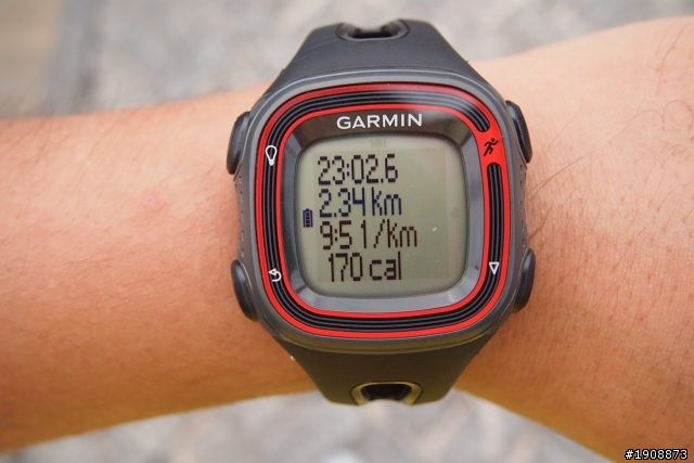 臨時的舒跑杯+Garmin Forerunner 10小開箱
