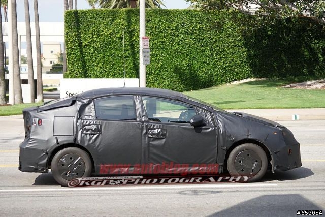 2015 PRIUS