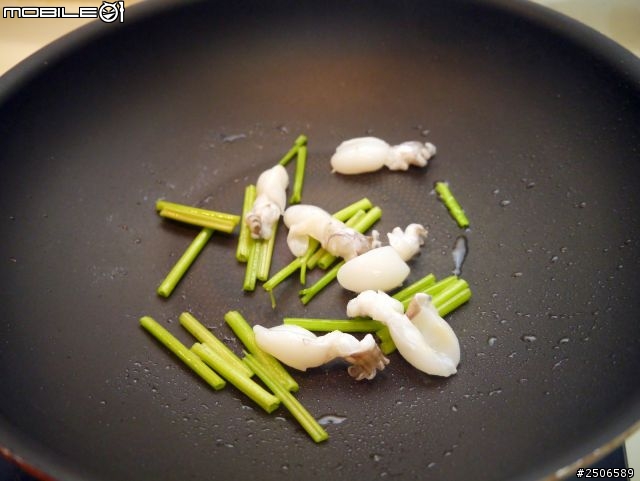 製作愛心便當其實很簡單(2)---雙色炒飯愛心便當(難度：＊＊)