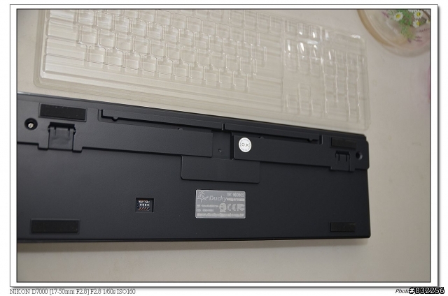 [開箱] Ducky 9008G2pro  白軸/中刻/PBT/熱昇華/灰鍵帽
