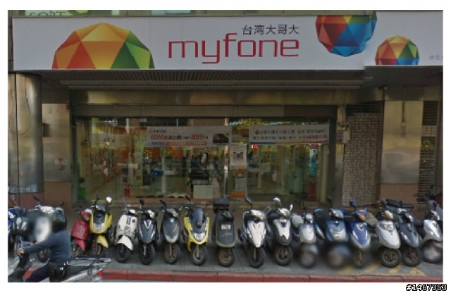 補嫌疑犯圖 5/26-New hTC ONE被”詐”掉了 老婆又送我一支當生日禮物,開心 ^^
