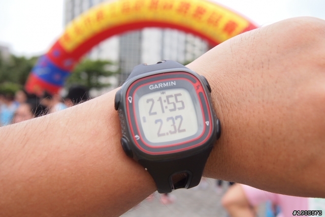 臨時的舒跑杯+Garmin Forerunner 10小開箱