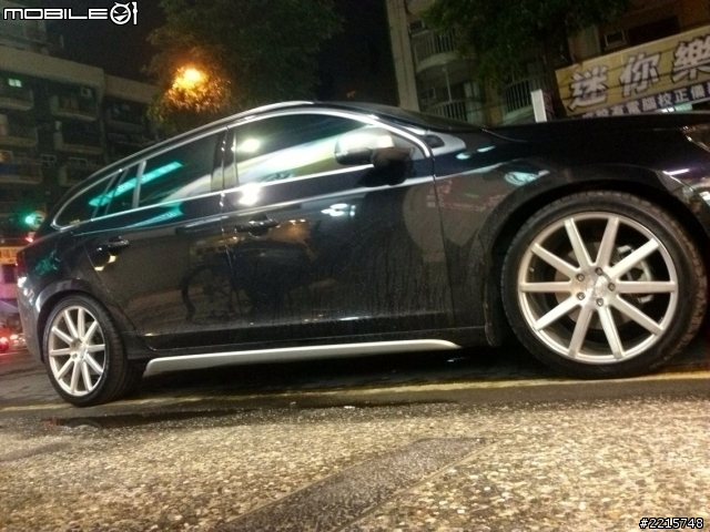 嘿嘿~~小小的進化改裝...跟大家分享一下..再補上車尾照