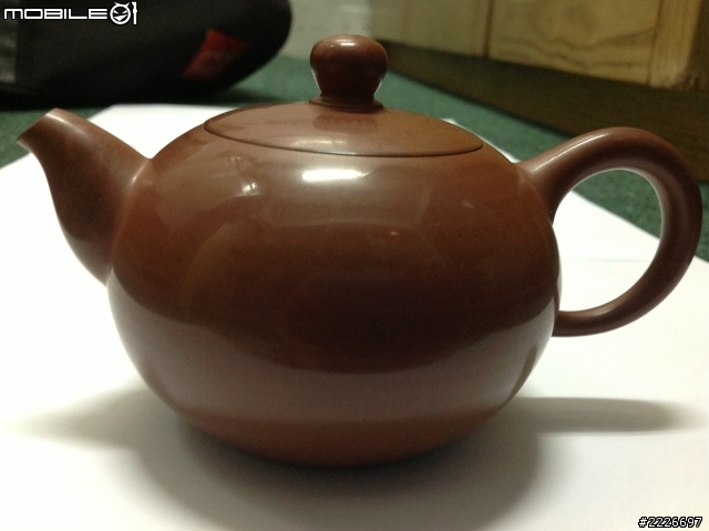 「分享」梨山高冷烏龍茶 和 手拉坏茶壺