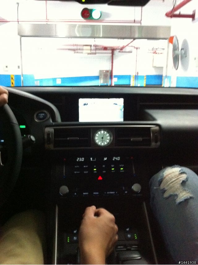 IS 300H Sport  陪試駕