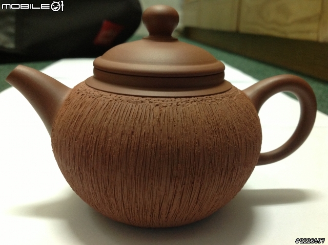 「分享」梨山高冷烏龍茶 和 手拉坏茶壺