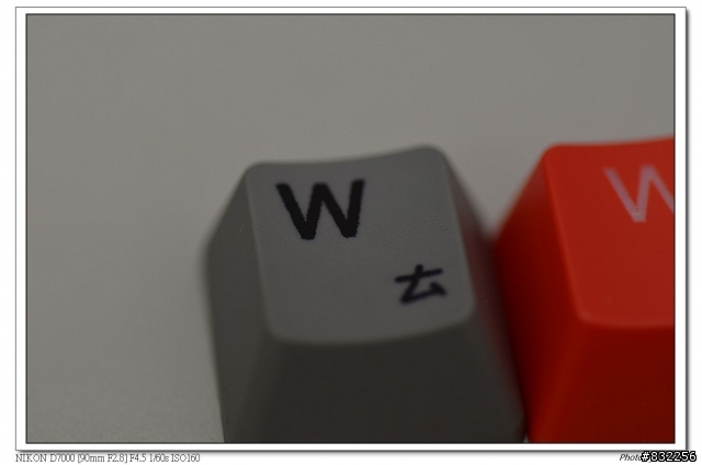 [開箱] Ducky 9008G2pro  白軸/中刻/PBT/熱昇華/灰鍵帽