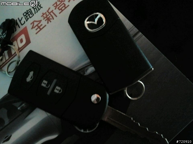 2013年式NEW MAZDA 3 四門 風馳紅 開箱