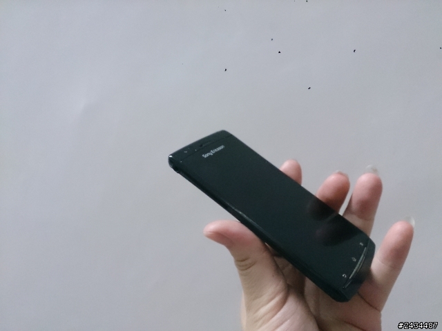 XZ 拍照時出現了很多很多黑點啊 ！！！ 怎麼辦 ？？ 只能送修嗎 ？？？