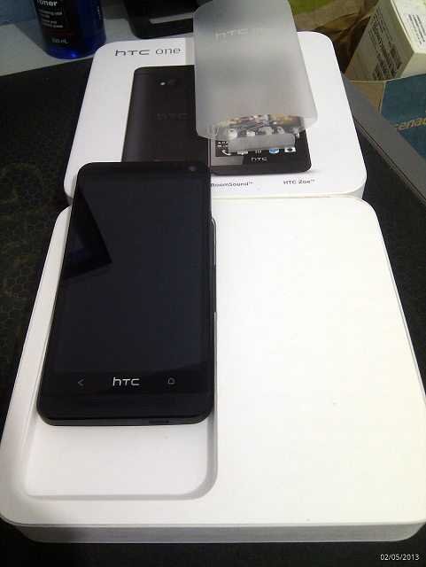 【開箱】new HTC ONE 32G 黑