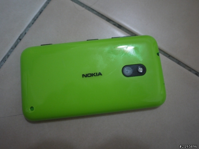 NOKIA Lumia 620微開箱之背蓋怎麼拔