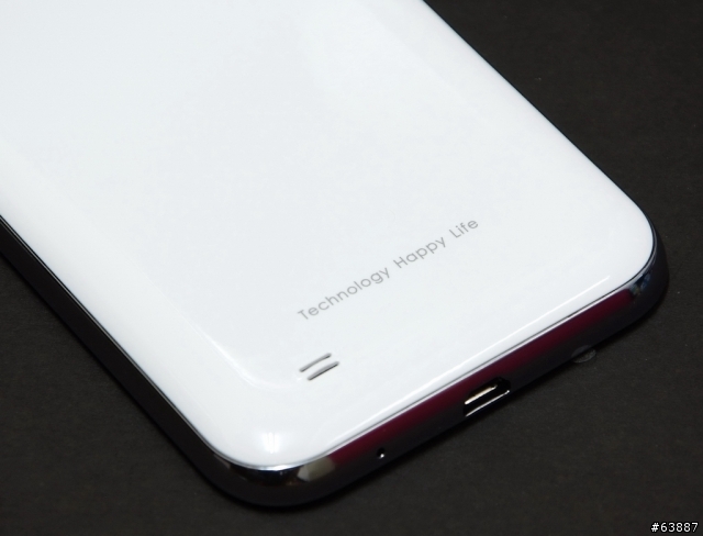 搭載5.7吋IPS面板之超值機種 - ThL W7四核版入手解析