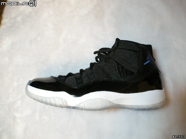 [夾克分享]Air Jordan XI LOW 殺人鯨報到!!!!!