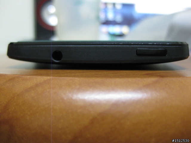 [開箱]NEW HTC ONE 黑色 64G