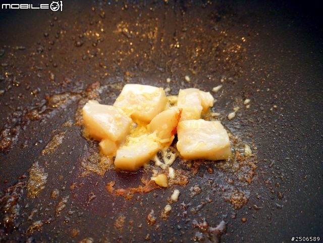 製作愛心便當其實很簡單(2)---雙色炒飯愛心便當(難度：＊＊)