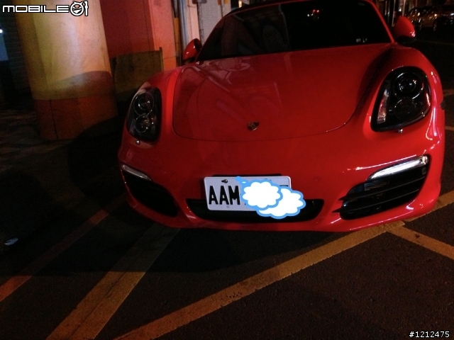 這台是什麼車？！ 眼一看好像是紅馬！！超漂亮的Orz