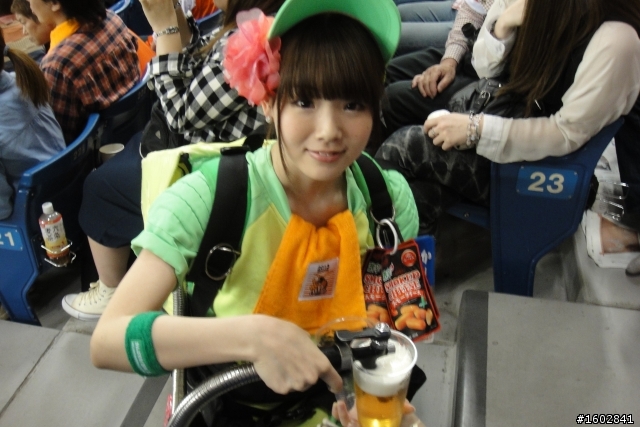 《東京巨蛋》啤酒辣妹與野球巡禮